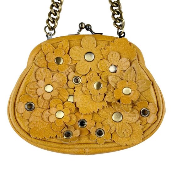 (1111) Charming, UNIQUE, beautiful Isabella Fiore with flowers - Picture 2 of 8